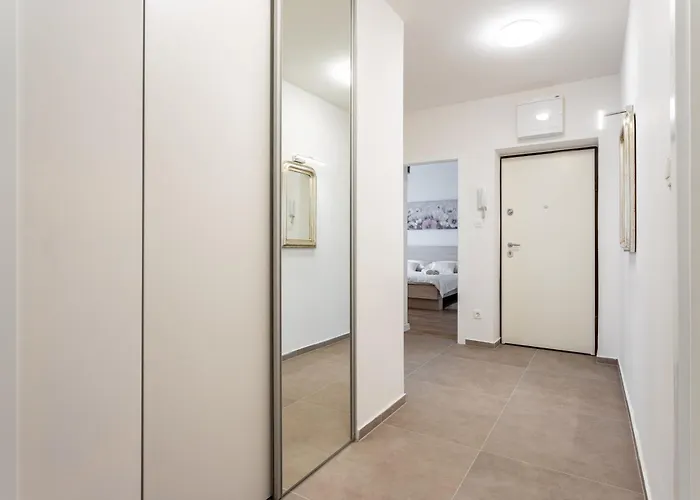 아파트 Spacious Mank3 - New 2026 -